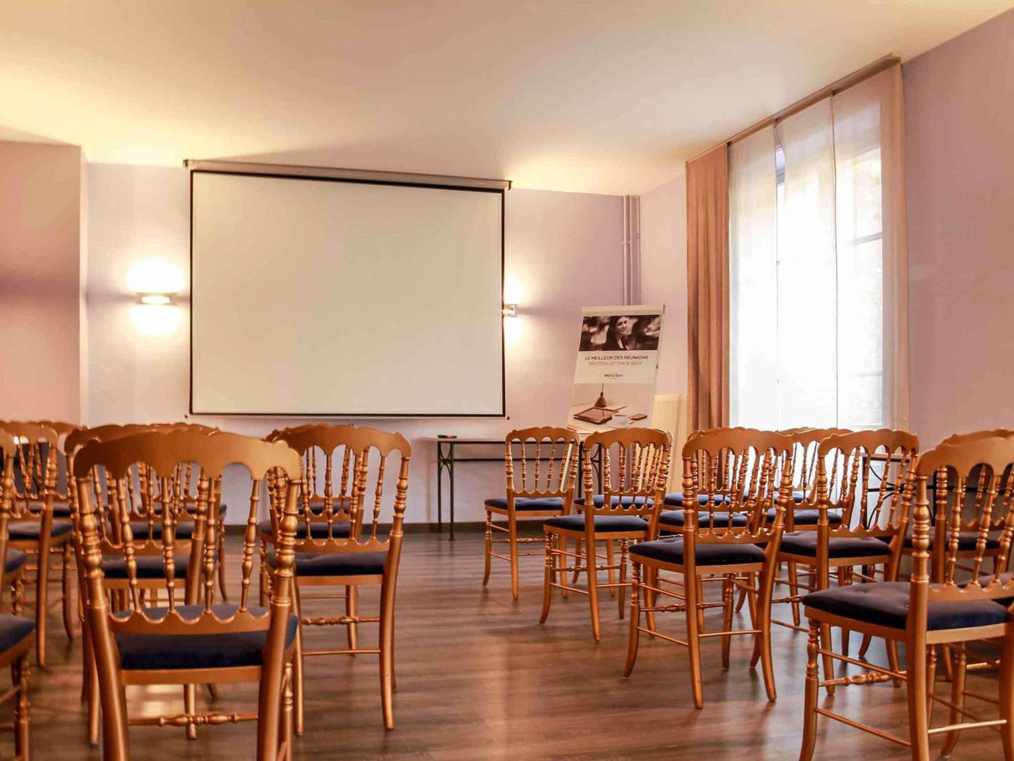Hotel Mercure Saint-Nectaire Spa & Bien-Etre Εξωτερικό φωτογραφία